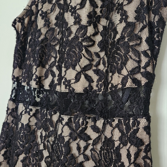 Black and nude lace dress - Picture 3 of 6
